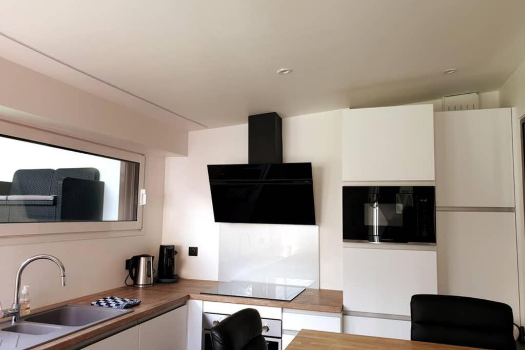 Le Saint Symphorien, Parking Gratuit Privee Apartment Vannes Bagian luar foto